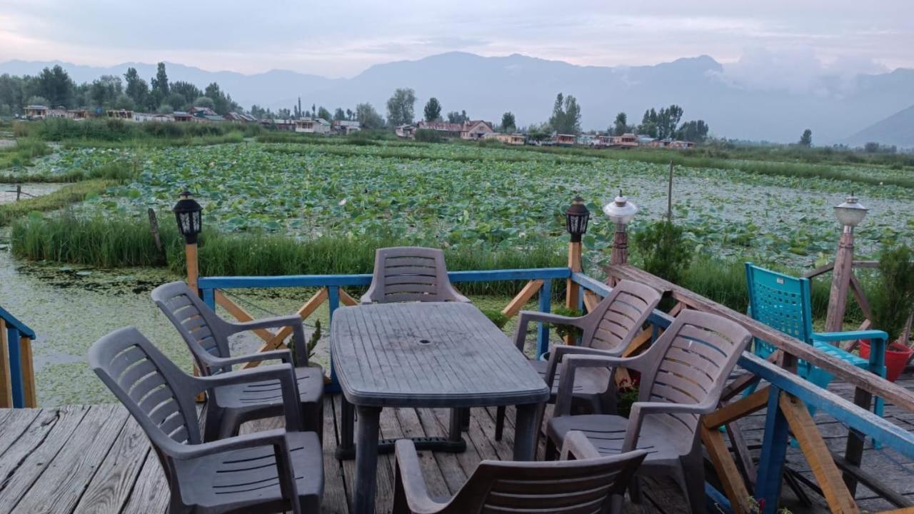 Golden Hopes Group Of Houseboats Hotel Srinagar  Exterior photo