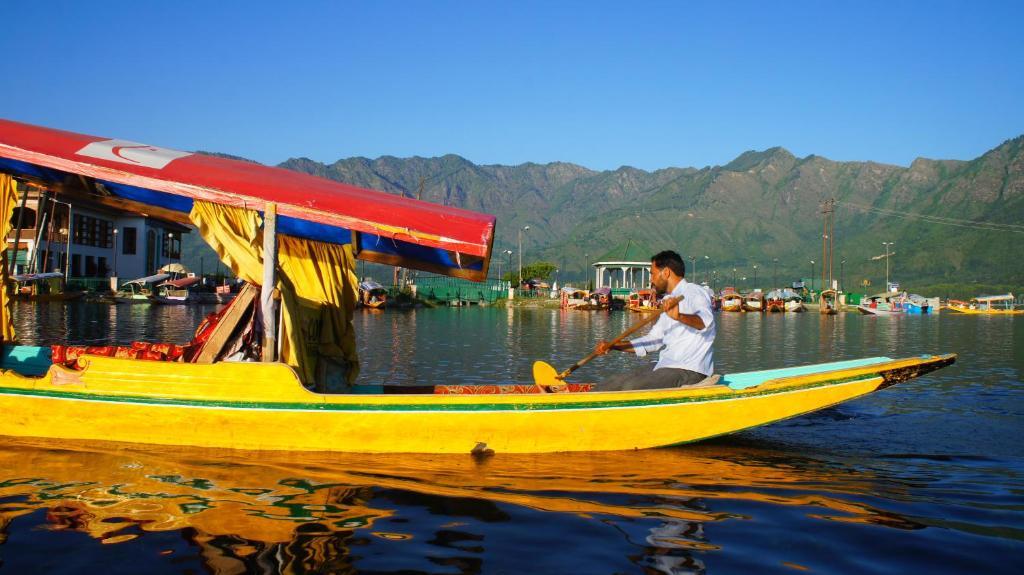 Golden Hopes Group Of Houseboats Hotel Srinagar  Exterior photo