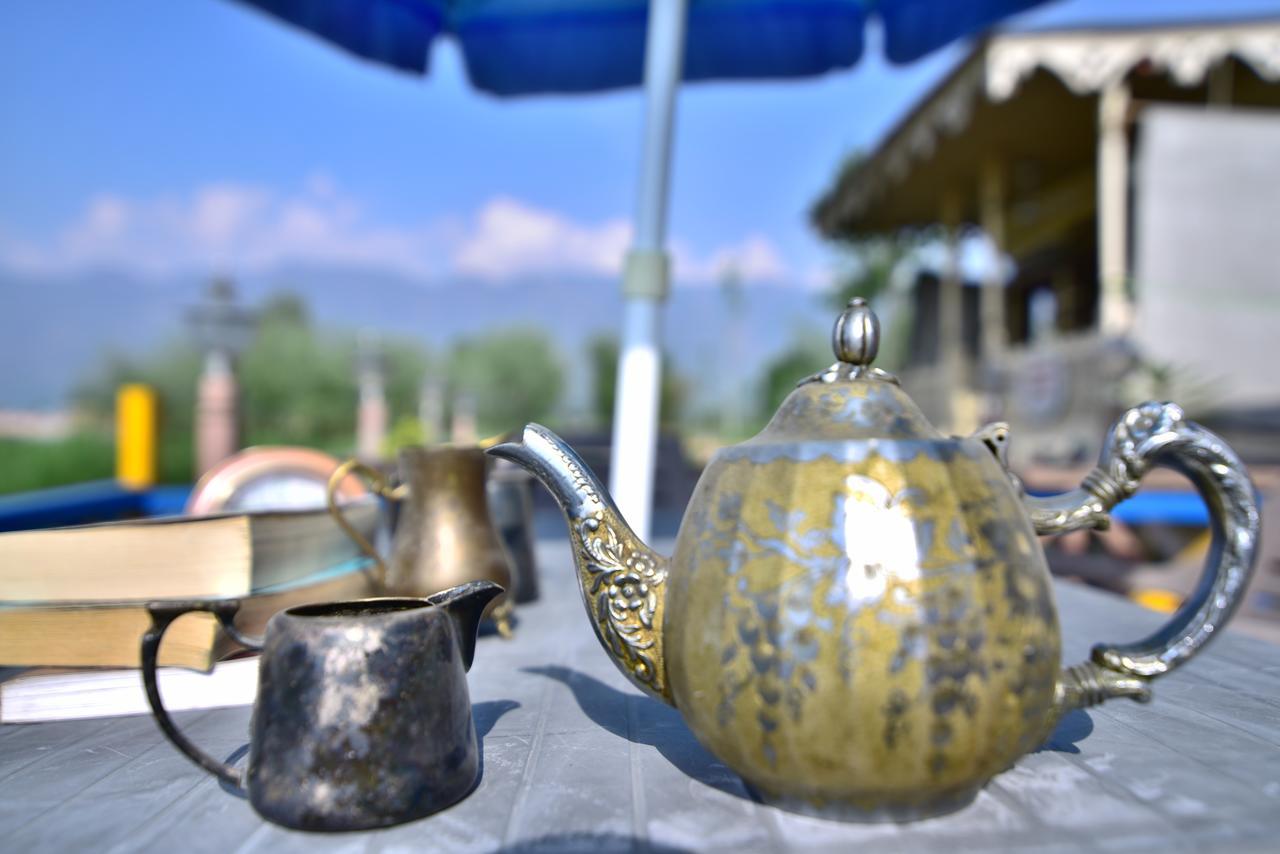 Golden Hopes Group Of Houseboats Hotel Srinagar  Exterior photo