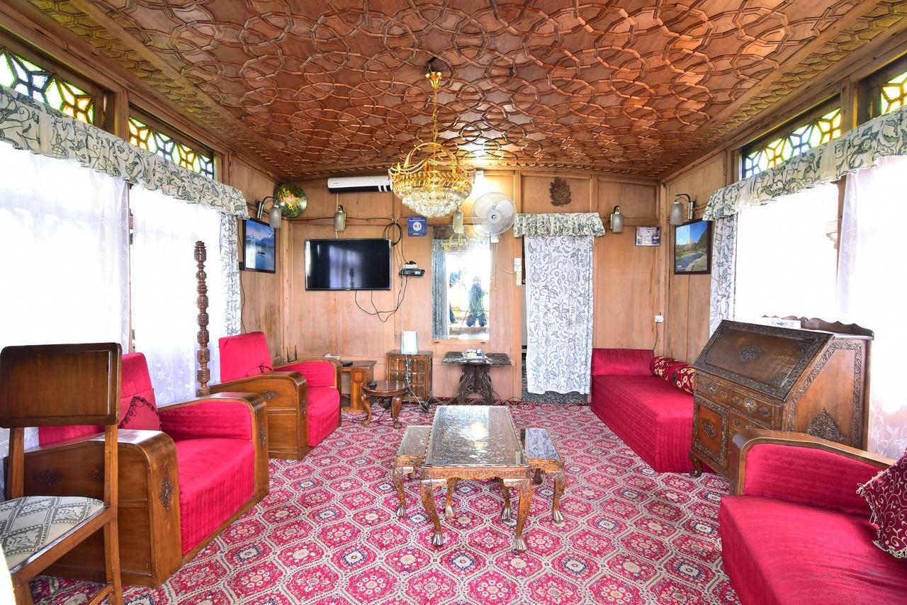 Golden Hopes Group Of Houseboats Hotel Srinagar  Exterior photo