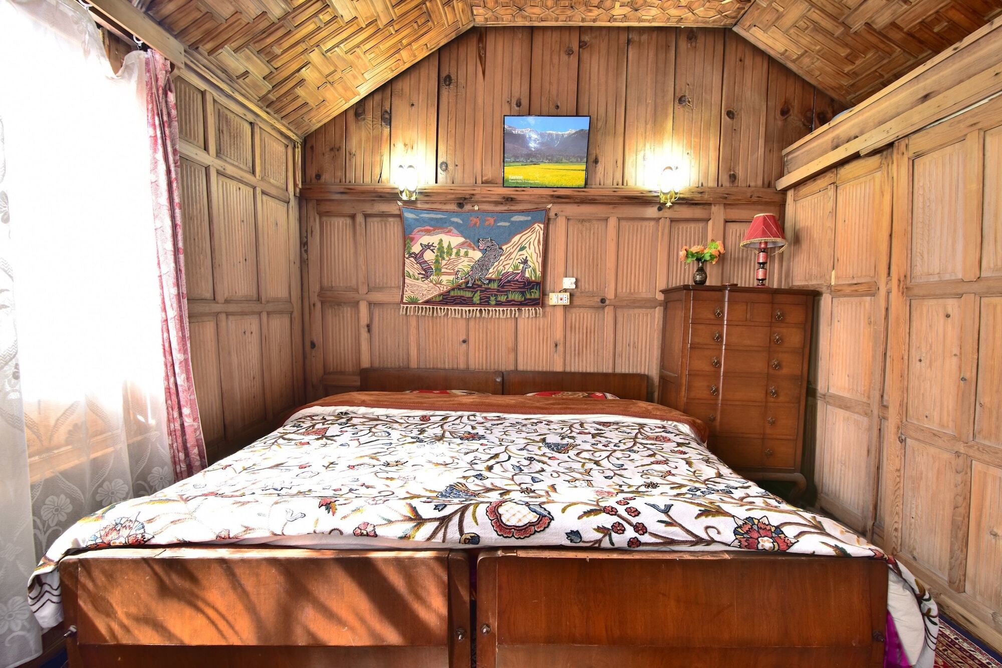 Golden Hopes Group Of Houseboats Hotel Srinagar  Exterior photo